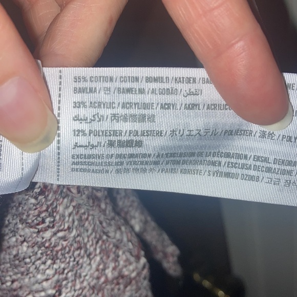 Size M/L Super Soft Hollister Sweater. Burgundy & grey with Aztec like design - Picture 6 of 9